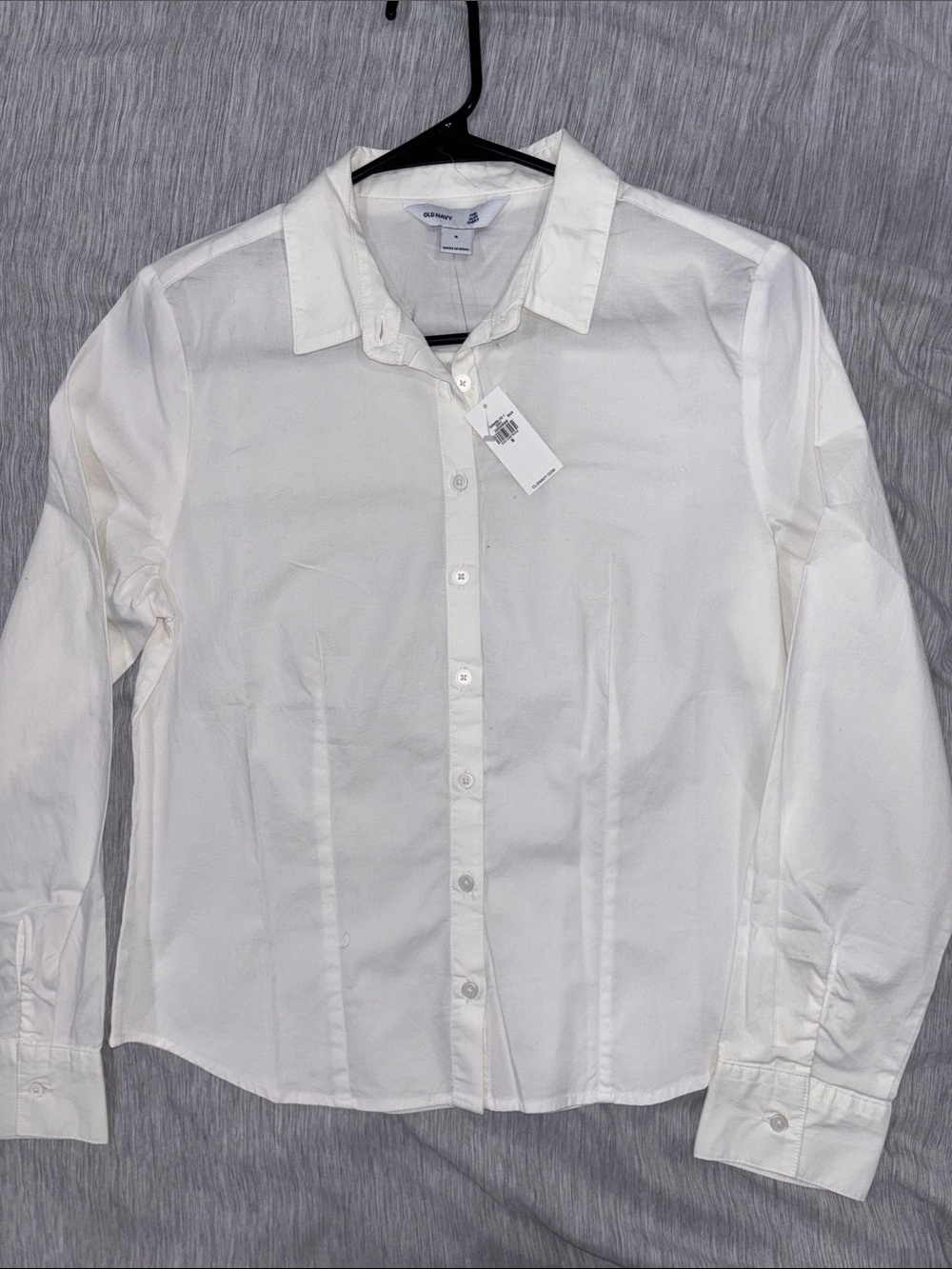 Old Navy women’s White Long-Sleeve Button-Up Dress Shirt